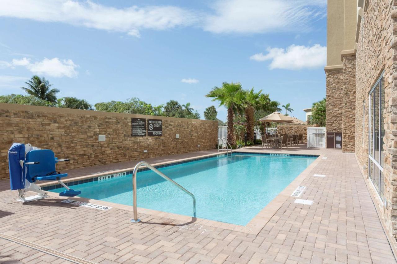 Hampton Inn Fort Lauderdale Pompano Beach Buitenkant foto